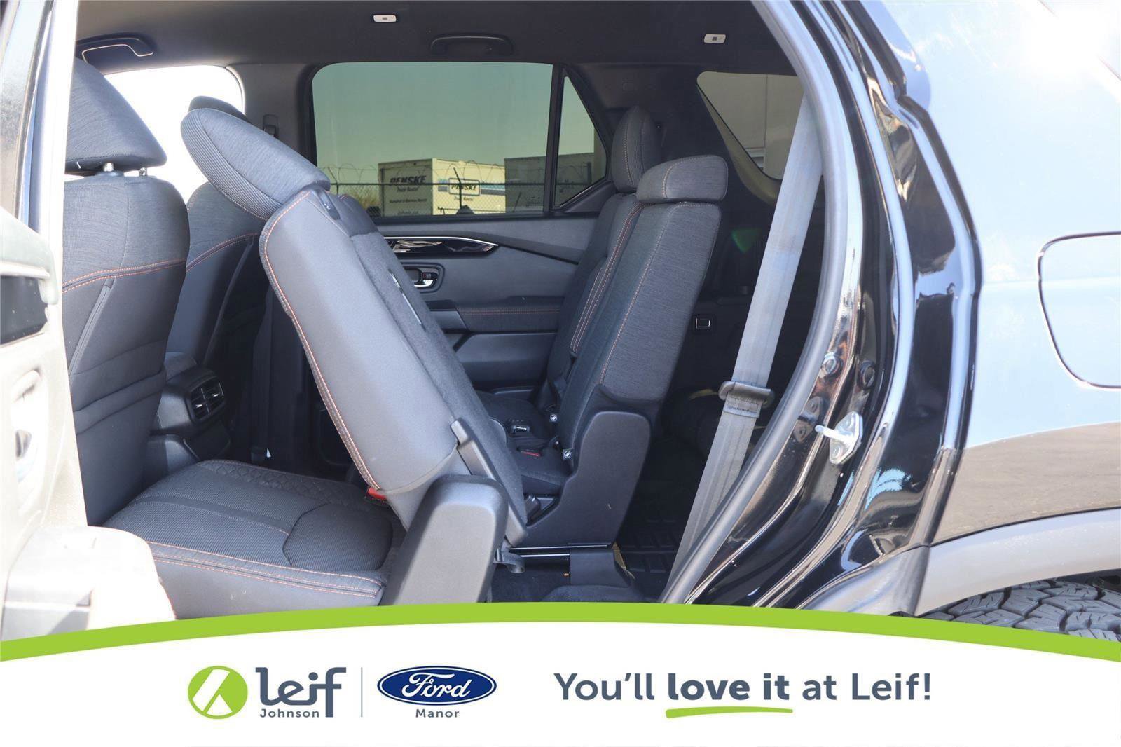 Used 2023 Honda Pilot Sport image 32