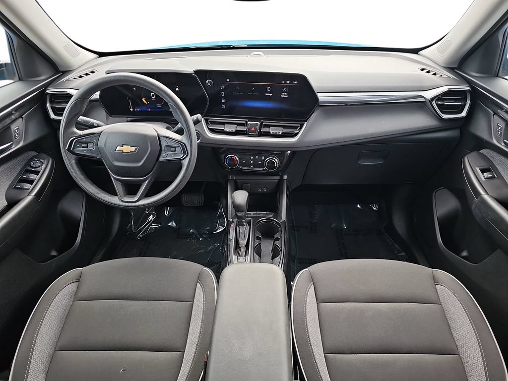 Used 2025 Chevrolet TrailBlazer LT FWD image 9