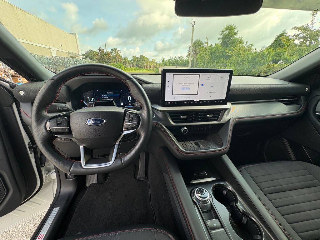 Certified 2025 Ford Explorer ST-Line w/ Premium Package RWD image 8
