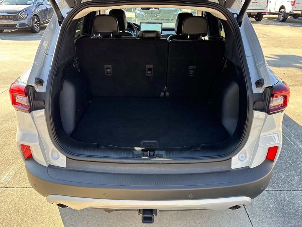 Certified 2025 Ford Escape SE w/ PHEV Premium Package image 30