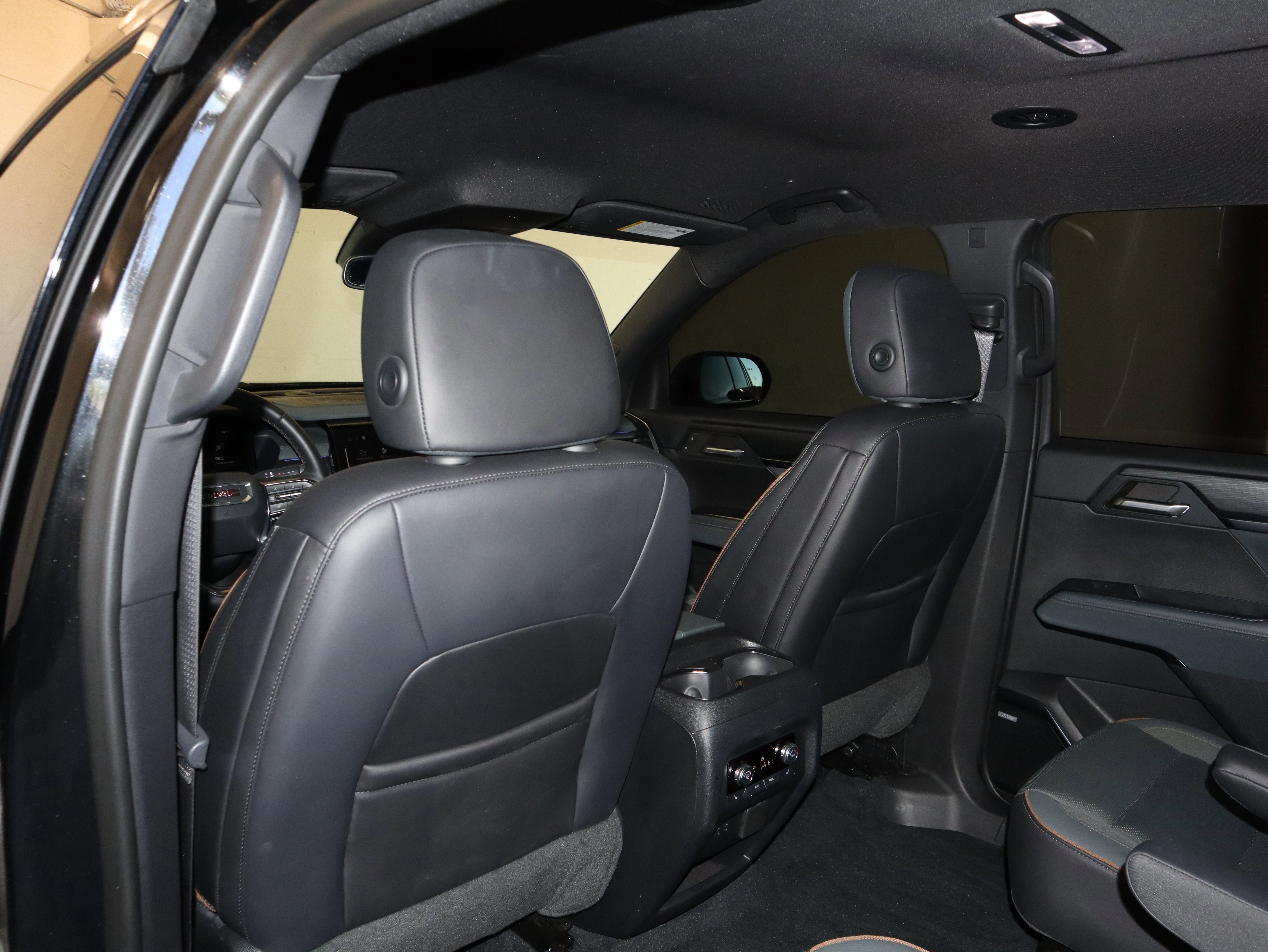 Used 2024 GMC Acadia AT4 w/ Luxury Package AWD/4WD image 35