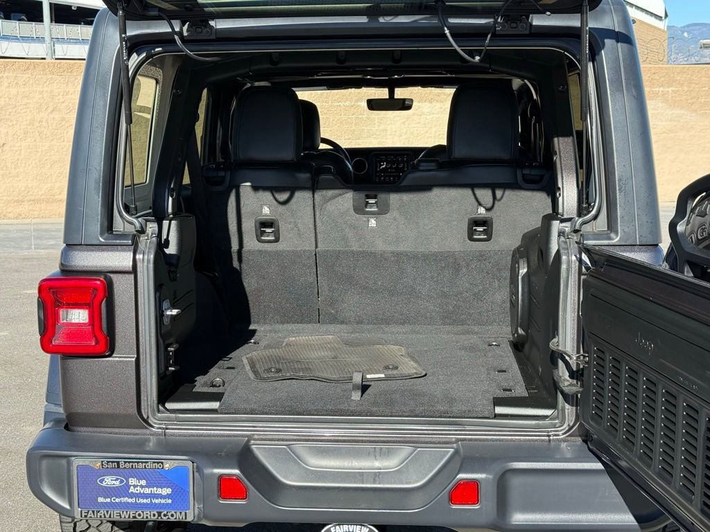 Used 2020 Jeep Wrangler Unlimited Sahara image 16
