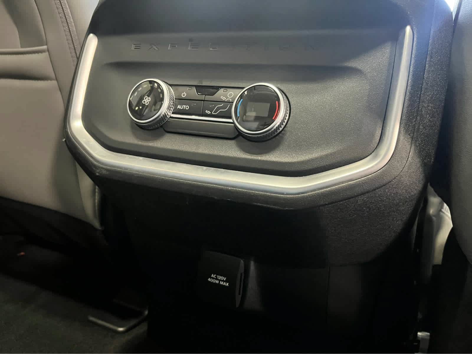 Certified 2025 Ford Expedition Active AWD/4WD image 42