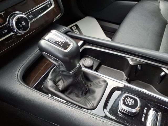 Used 2019 Volvo XC90 T5 Momentum w/ Protection Package Premier AWD/4WD image 29