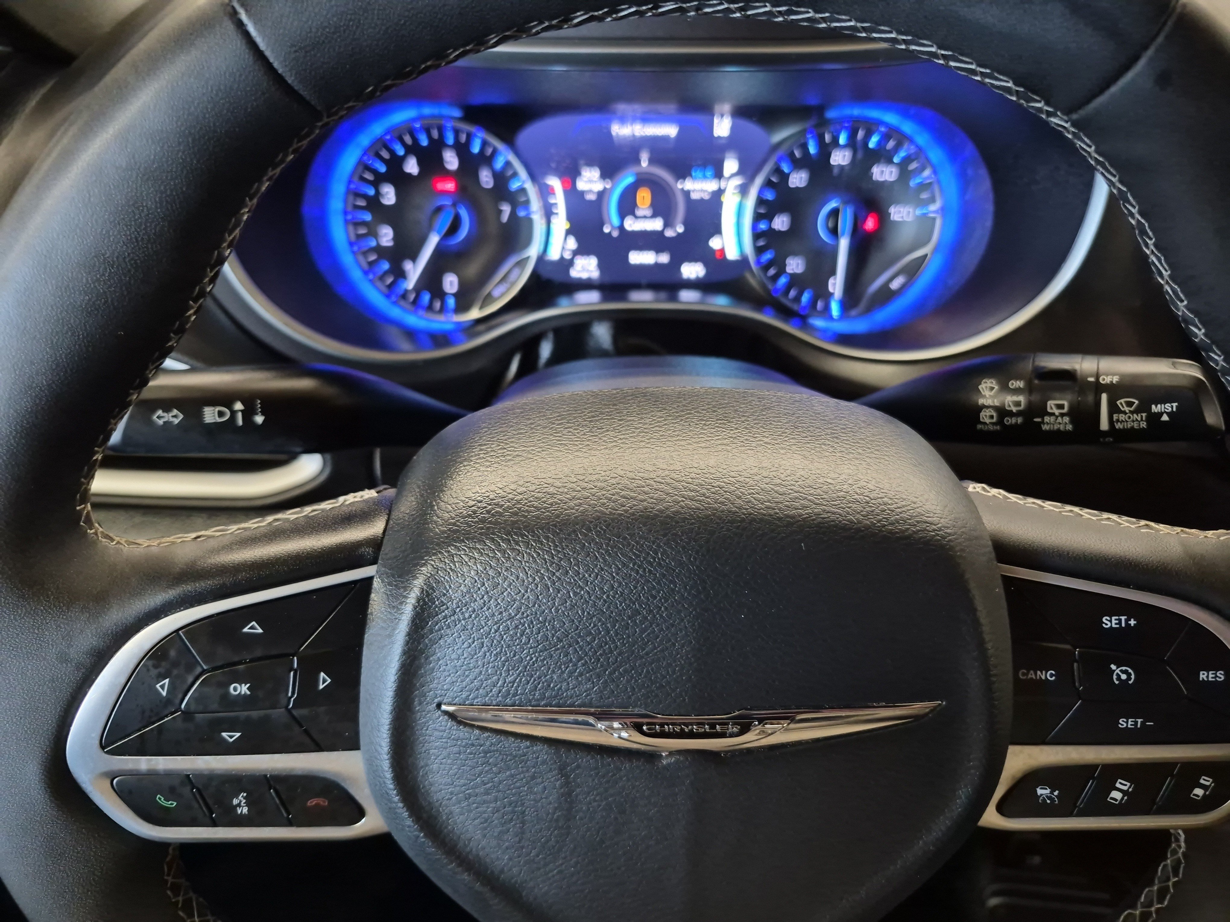 Used 2025 Chrysler Pacifica Select FWD image 26