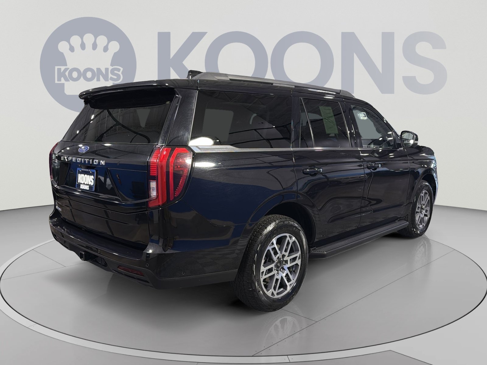 Certified 2025 Ford Expedition Active AWD/4WD image 7
