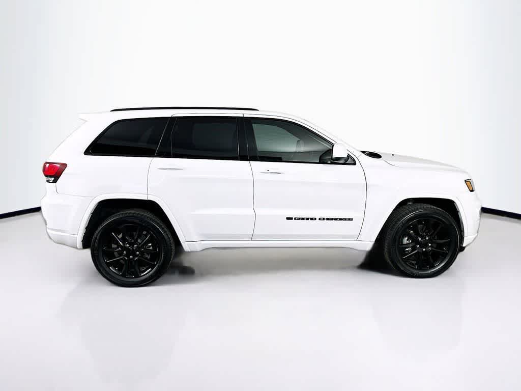 Used 2022 Jeep Grand Cherokee Laredo X AWD/4WD image 26