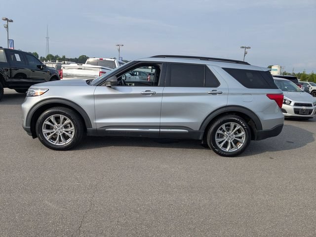 Certified 2023 Ford Explorer XLT w/ Equipment Group 202A RWD image 6