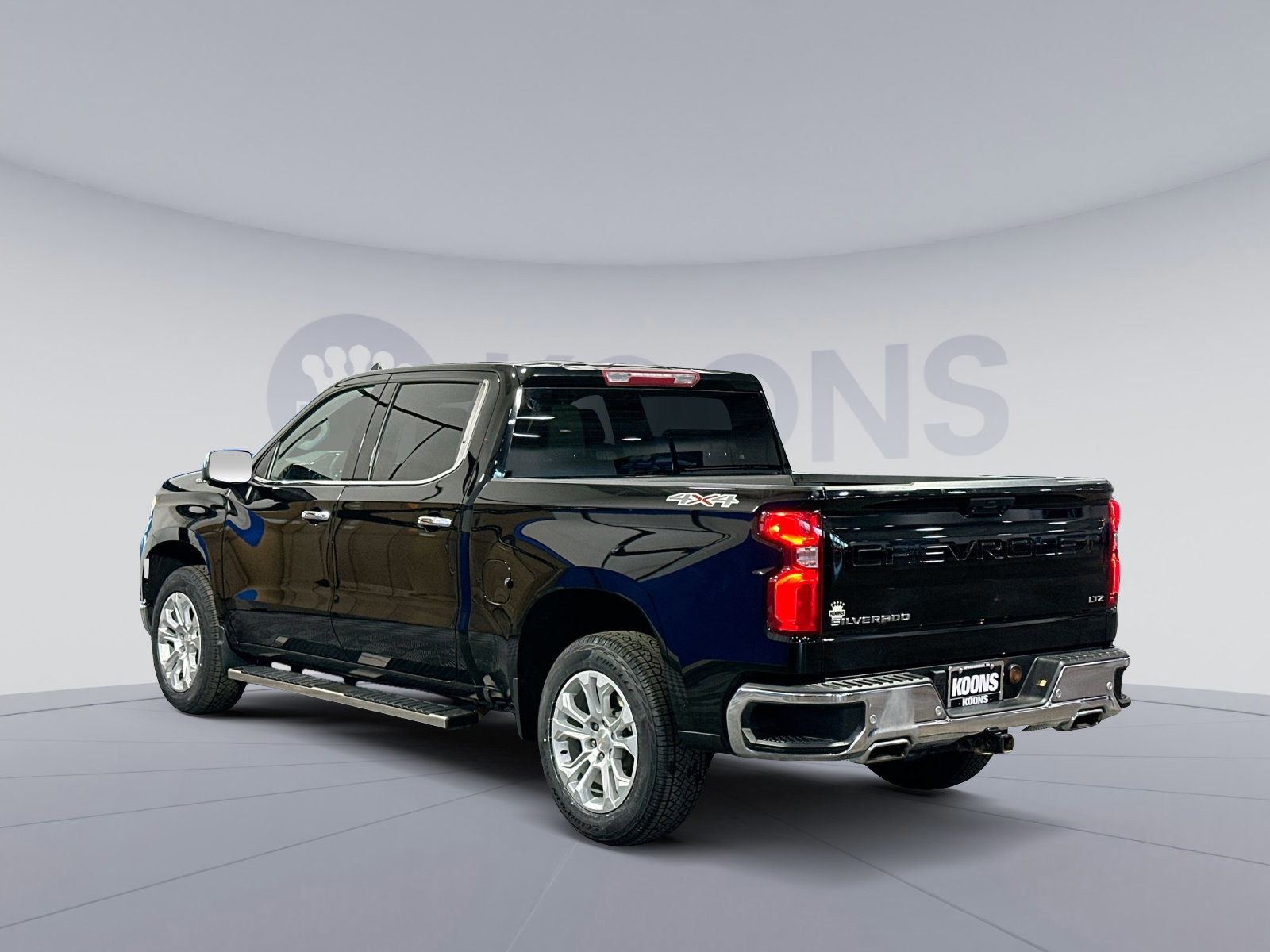 Used 2023 Chevrolet Silverado 1500 LTZ image 3