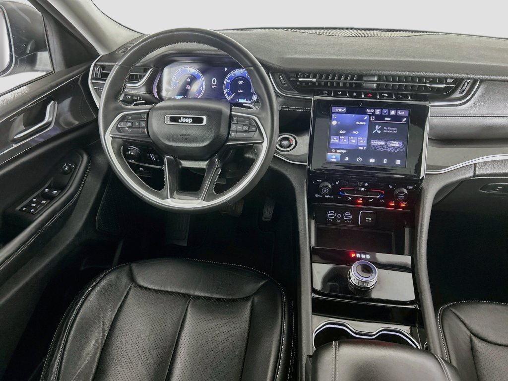 Used 2023 Jeep Grand Cherokee Laredo w/ Luxury Tech Group I AWD/4WD image 28