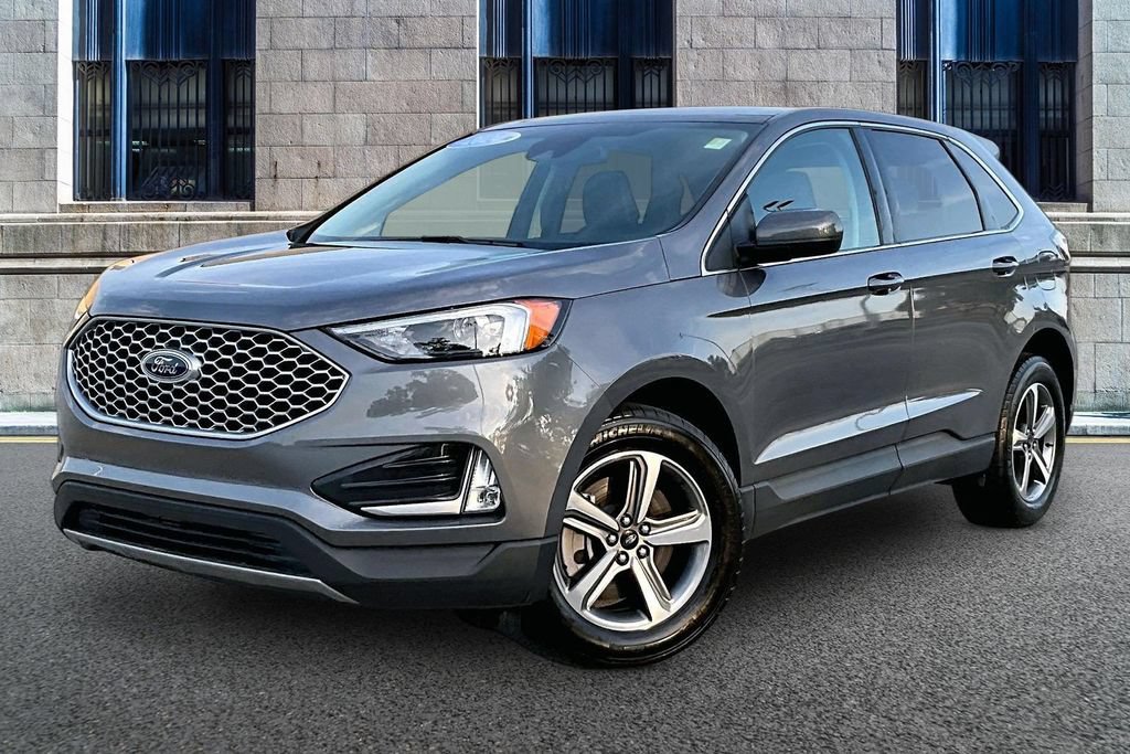 Certified 2024 Ford Edge SEL w/ Convenience Package AWD/4WD image 2