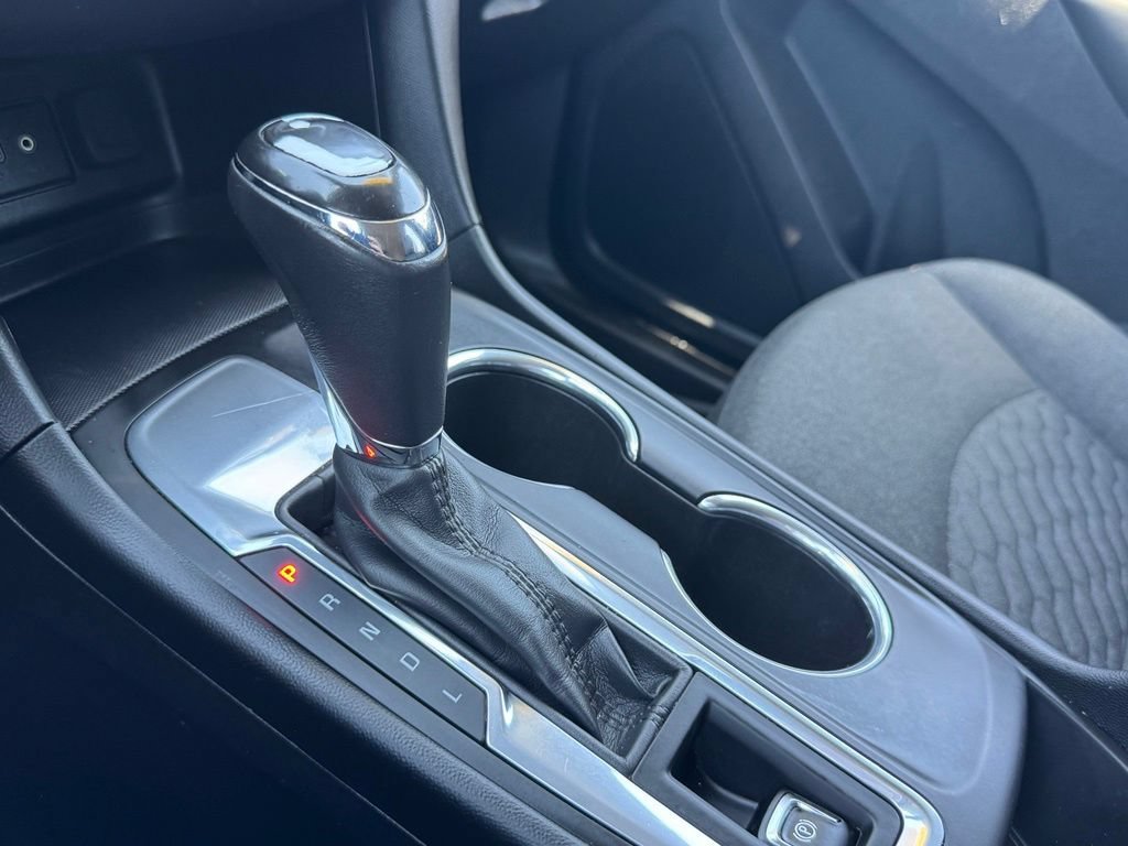 Used 2019 Chevrolet Equinox LT w/ Driver Convenience Package FWD image 29