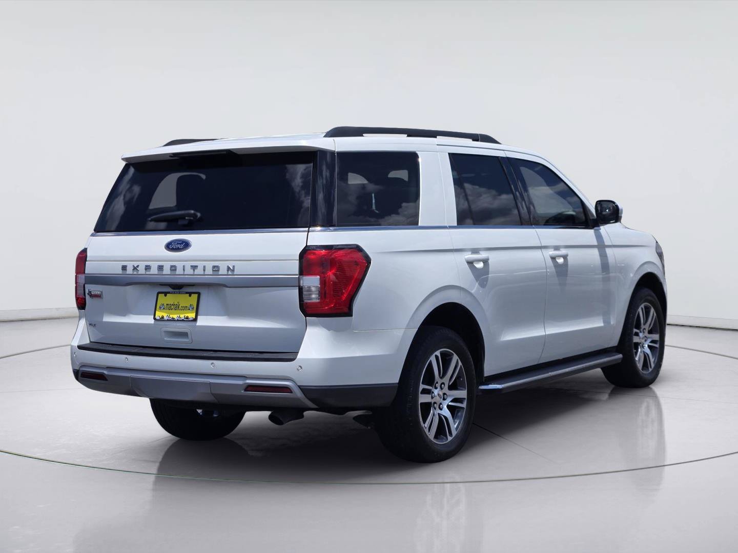 Certified 2023 Ford Expedition XLT RWD image 8