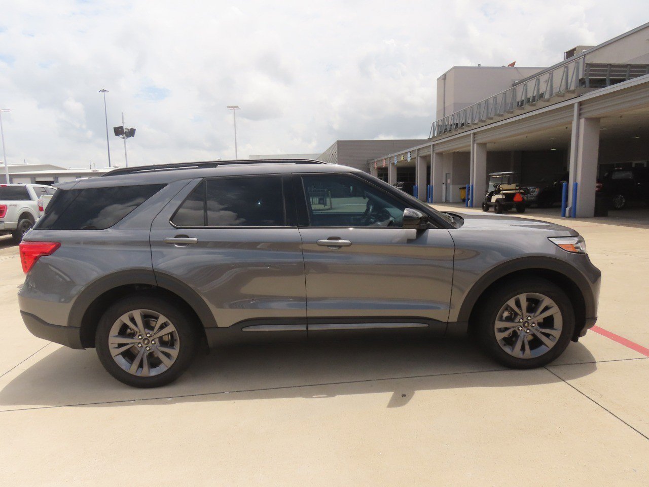 Certified 2023 Ford Explorer XLT w/ Equipment Group 202A RWD image 8