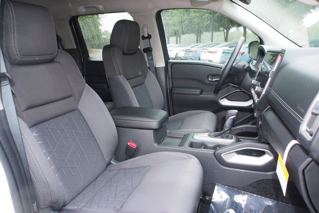 Used 2026 Nissan Frontier SV RWD image 11