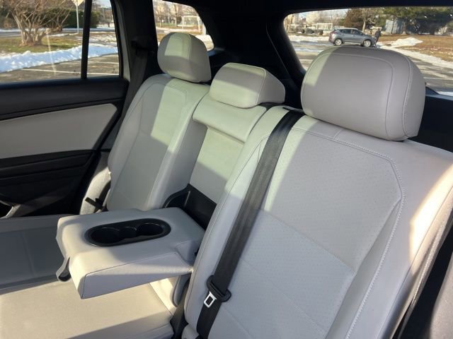 Used 2020 Volkswagen Tiguan SE R-Line image 25