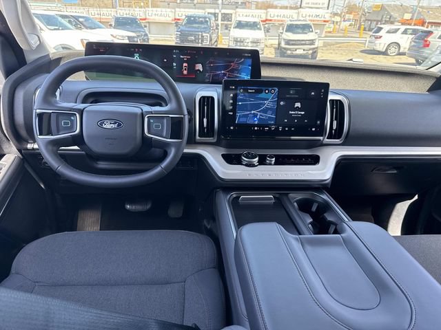 Certified 2025 Ford Expedition Active AWD/4WD image 13