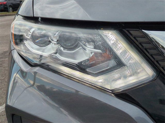 Used 2018 Nissan Rogue SL w/ Premium Package image 10