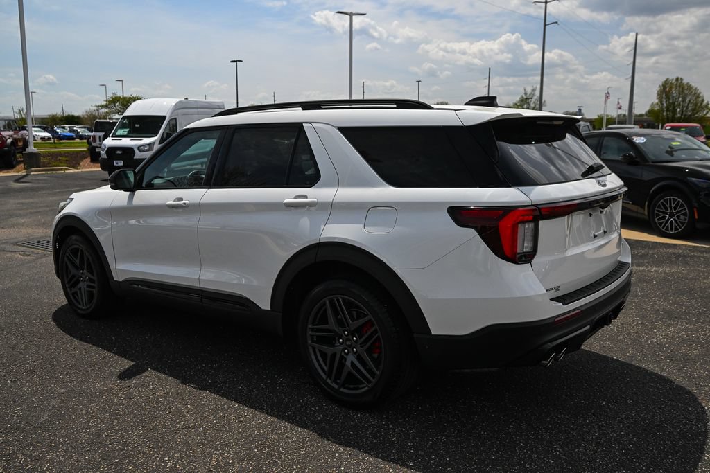 Certified 2025 Ford Explorer ST AWD/4WD image 7