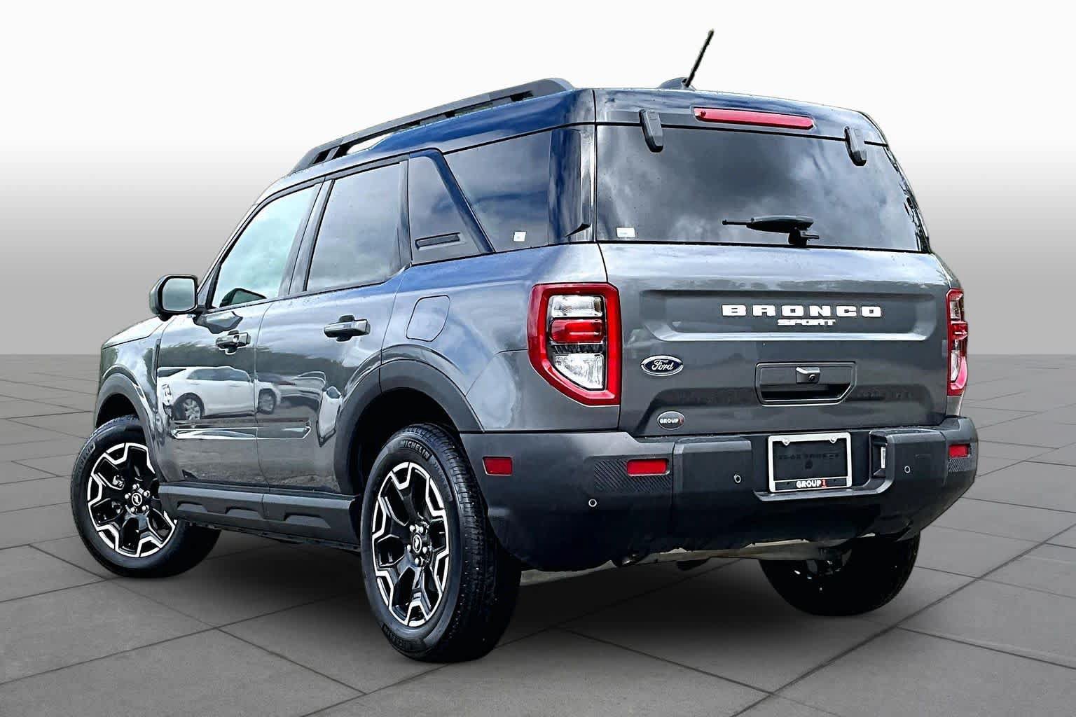 Certified 2025 Ford Bronco Sport Outer Banks w/ Outer Banks Tech Package+ AWD/4WD image 12