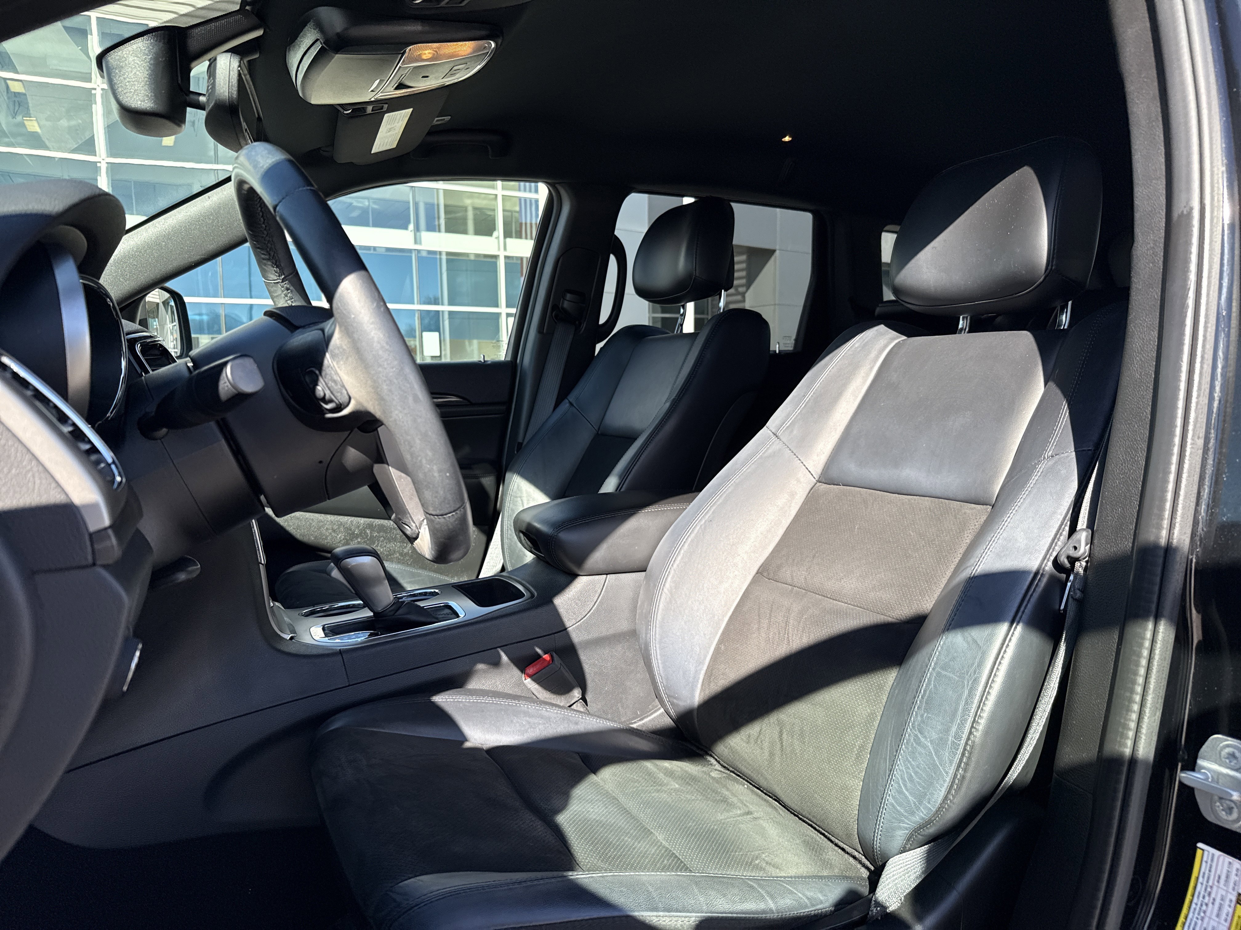 Used 2019 Jeep Grand Cherokee Altitude image 12