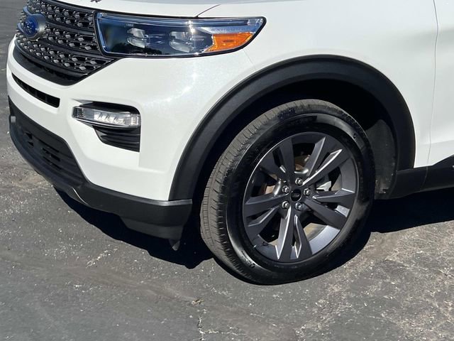 Certified 2024 Ford Explorer XLT w/ Equipment Group 202A AWD/4WD image 9