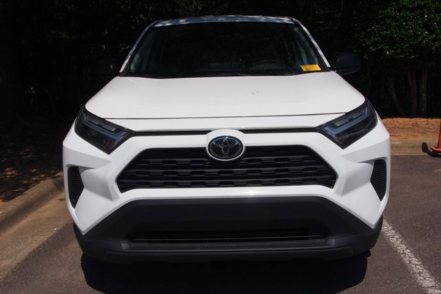 Used 2024 Toyota RAV4 LE FWD image 3
