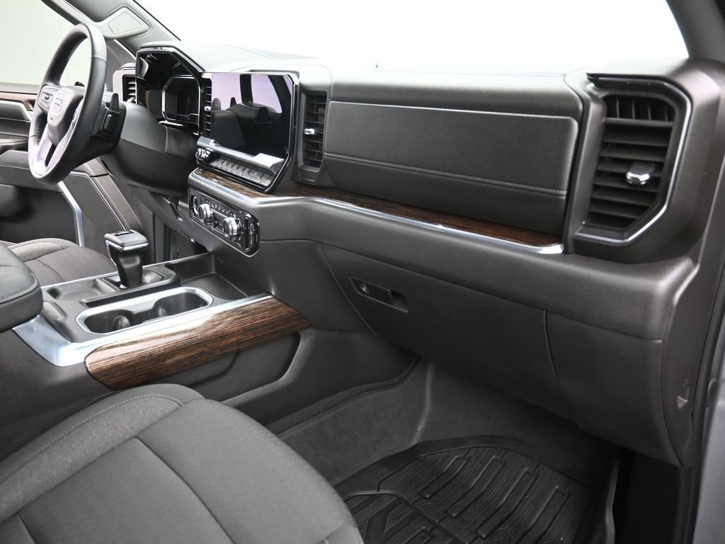 Used 2024 GMC Sierra 1500 Elevation w/ LPO, Elevation Black Package image 16