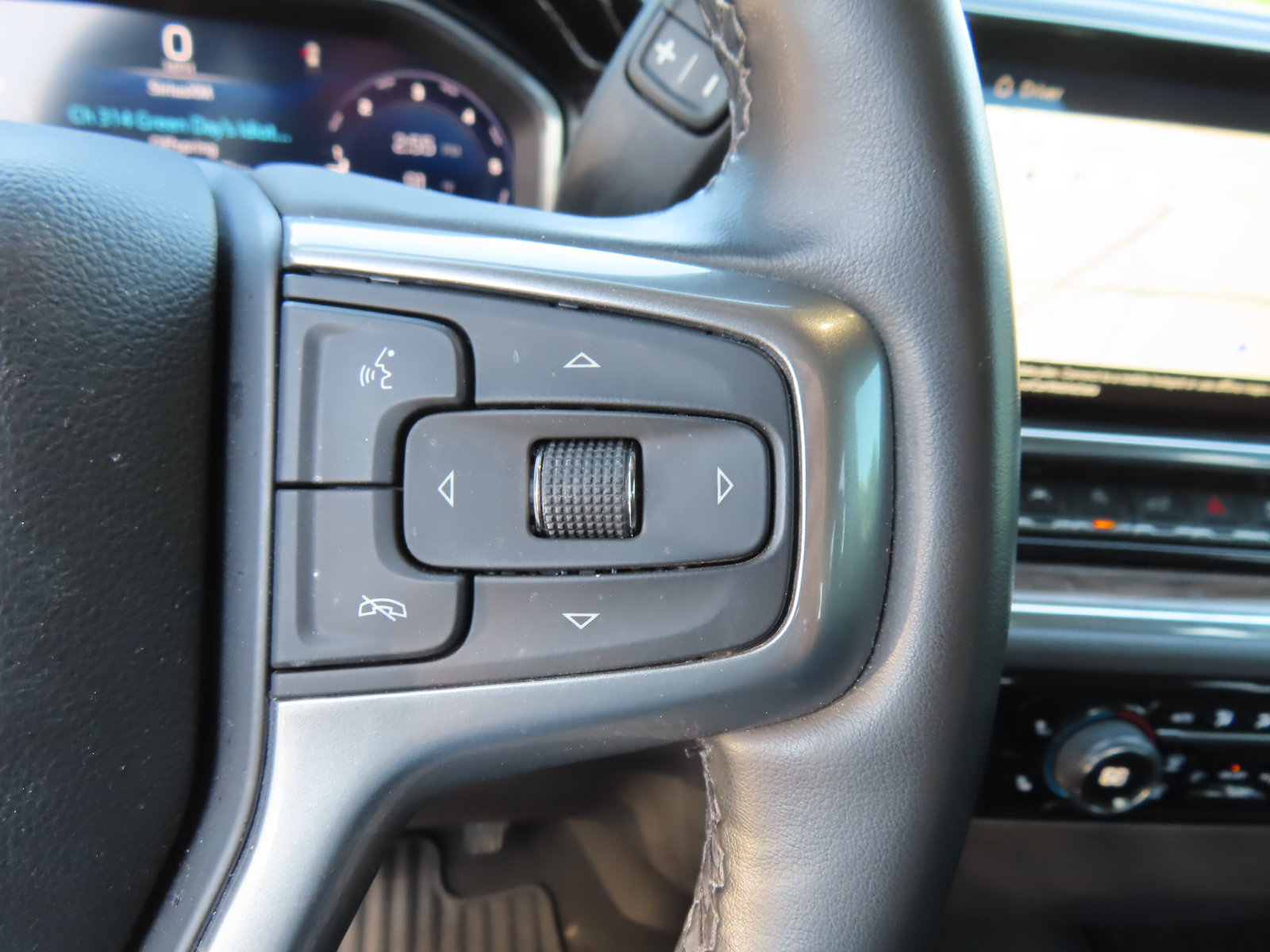 Used 2024 Chevrolet Silverado 1500 LT AWD/4WD image 20