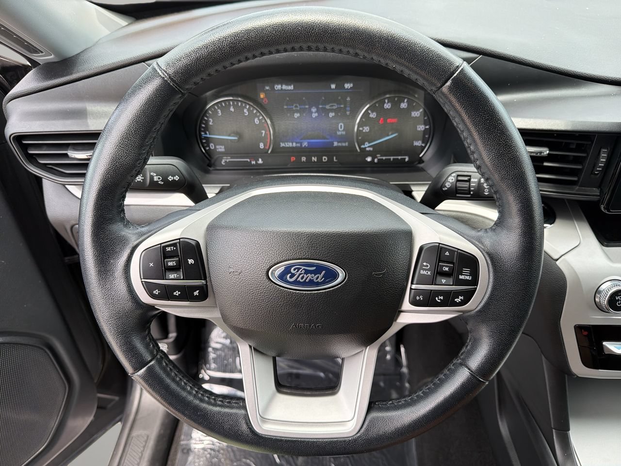 Certified 2023 Ford Explorer XLT RWD image 29