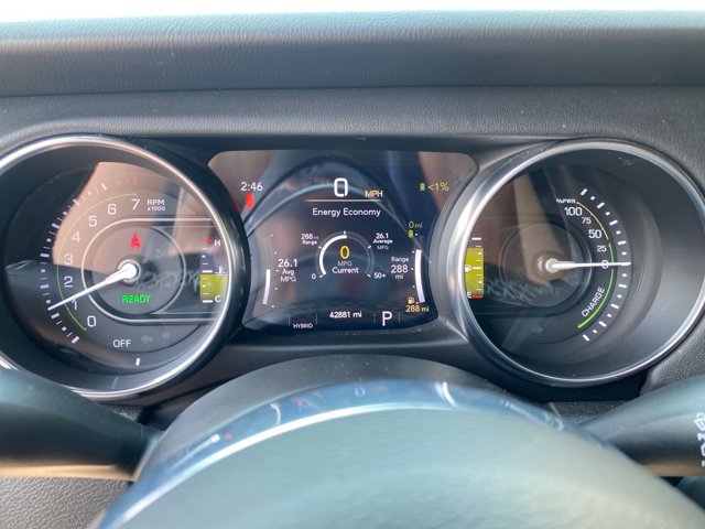 Used 2022 Jeep Wrangler Unlimited Sahara w/ Cold Weather Group AWD/4WD image 10