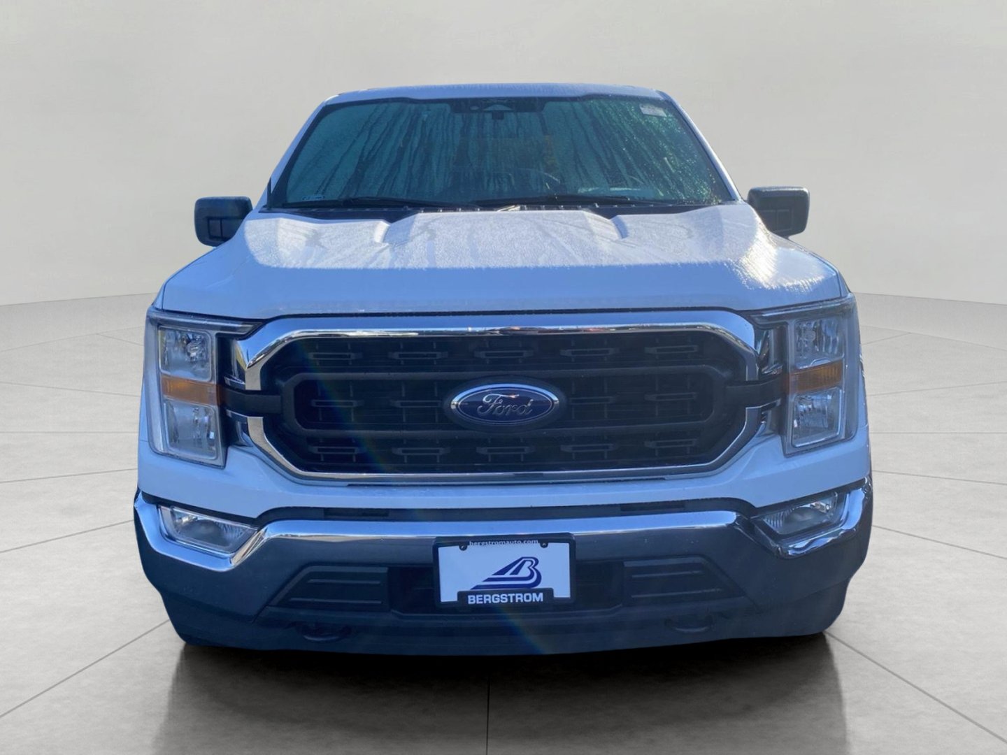 Certified 2022 Ford F150 XLT w/ Trailer Tow Package AWD/4WD image 3