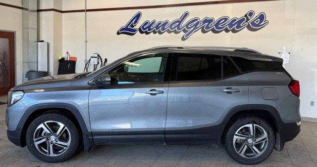 Used 2021 GMC Terrain SLT w/ Infotainment Package II AWD/4WD image 2