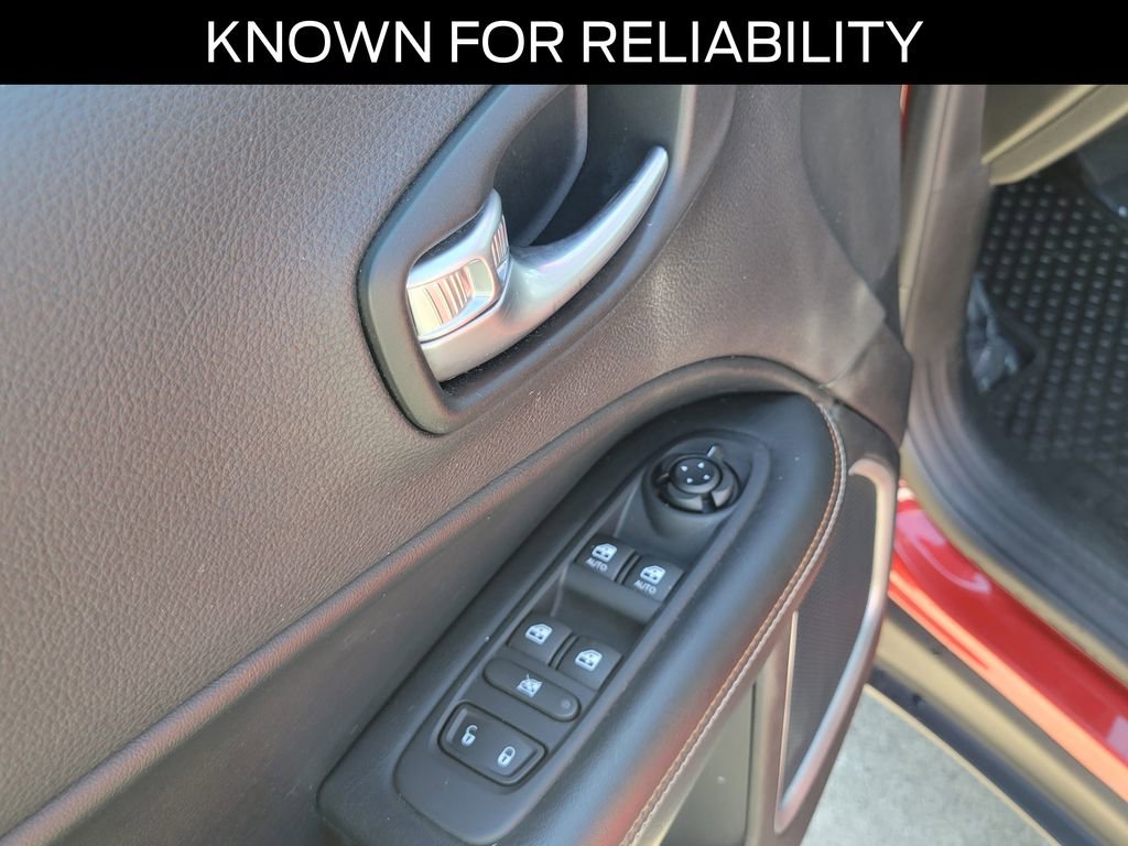 Used 2019 Jeep Compass Latitude w/ Cold Weather Group image 18