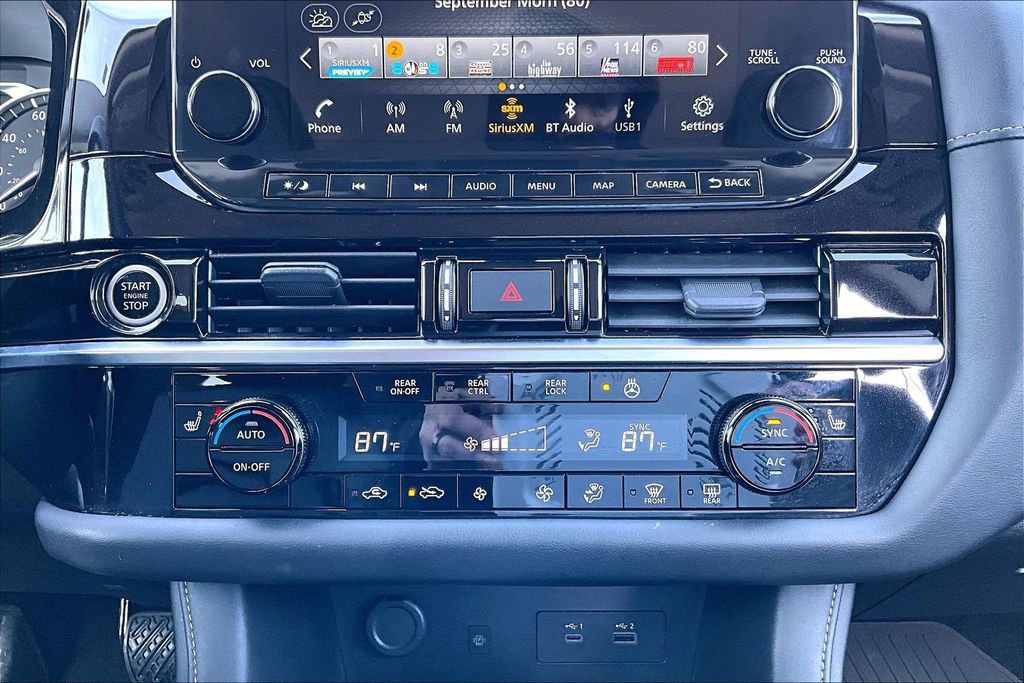 Used 2024 Nissan Pathfinder SL FWD image 32