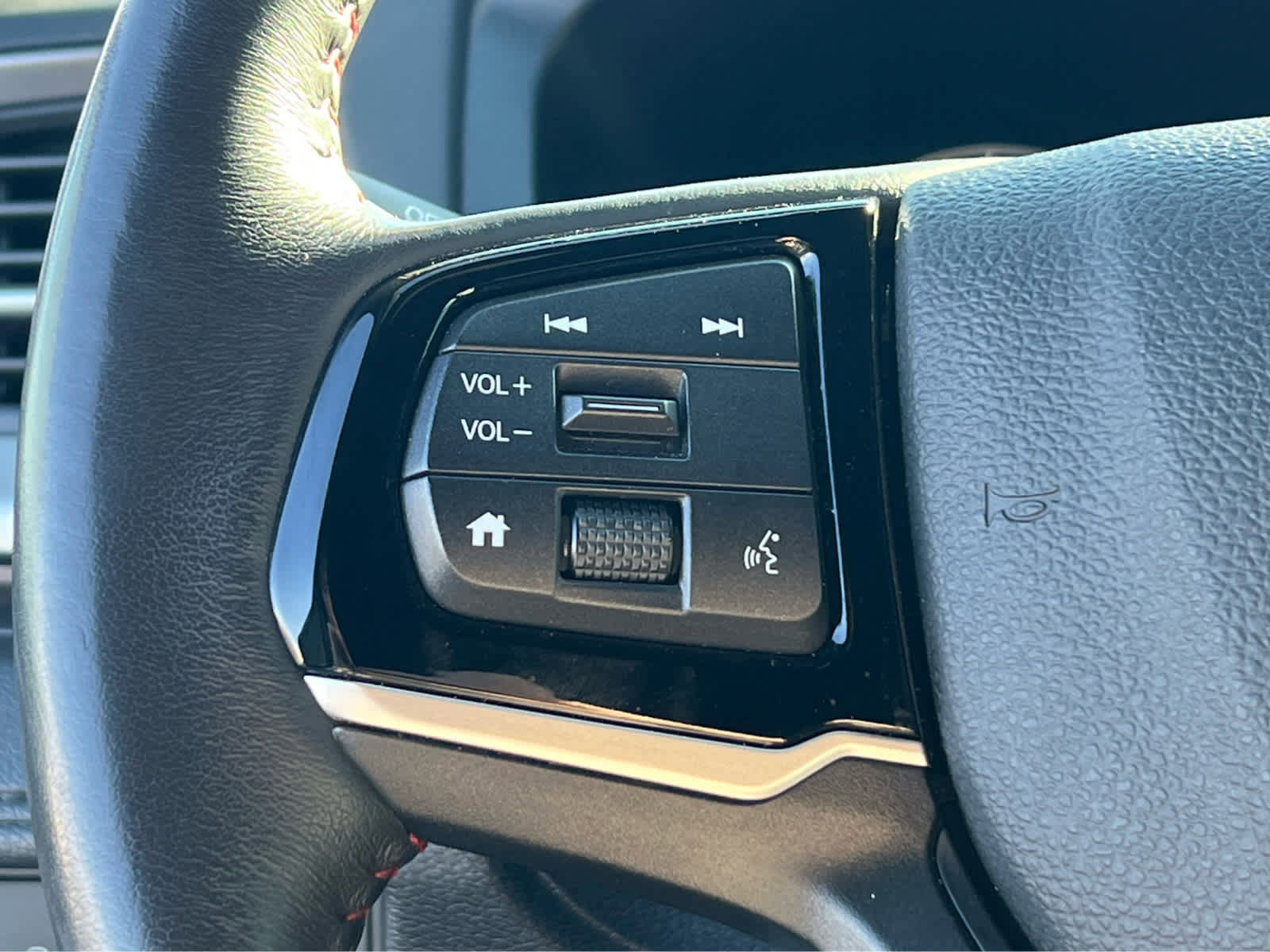 Used 2025 Honda Odyssey Sport-L image 29