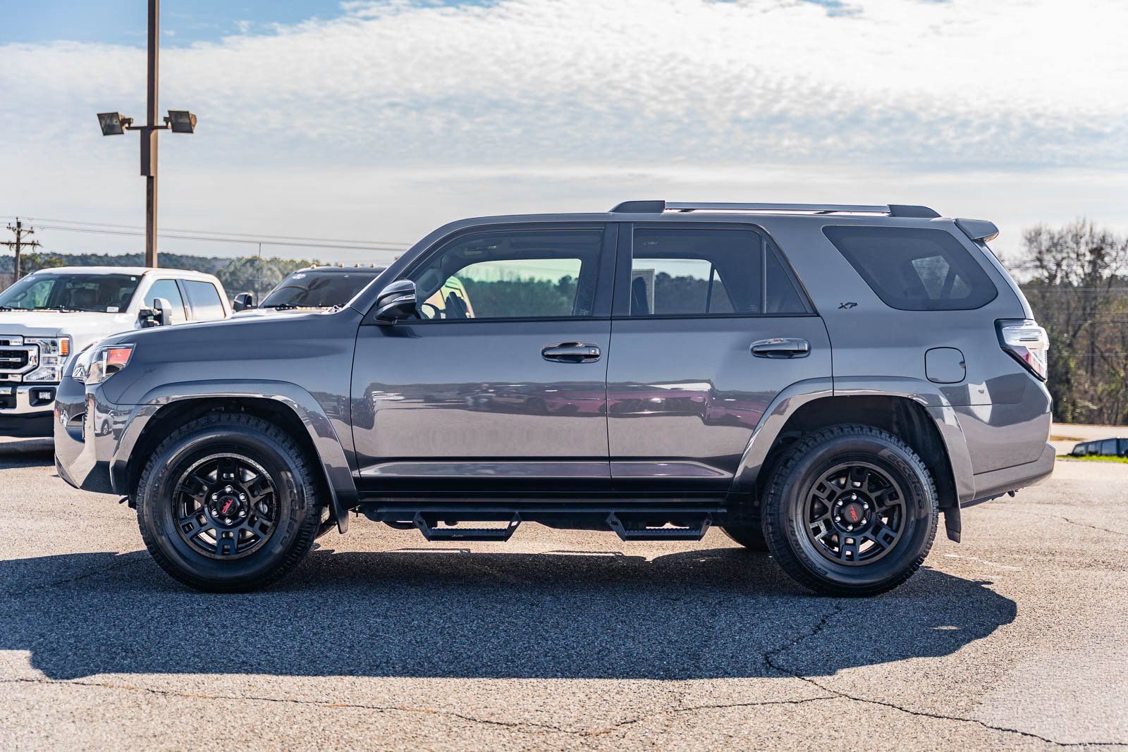 Used 2022 Toyota 4Runner SR5 Premium w/ Moonroof Package image 2