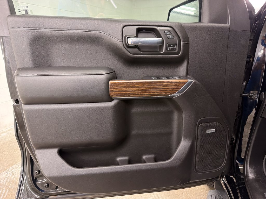 Used 2021 Chevrolet Silverado 1500 High Country w/ Technology Package AWD/4WD image 16
