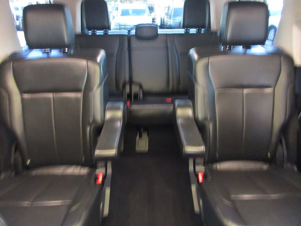 Certified 2024 Ford Expedition XLT RWD image 25