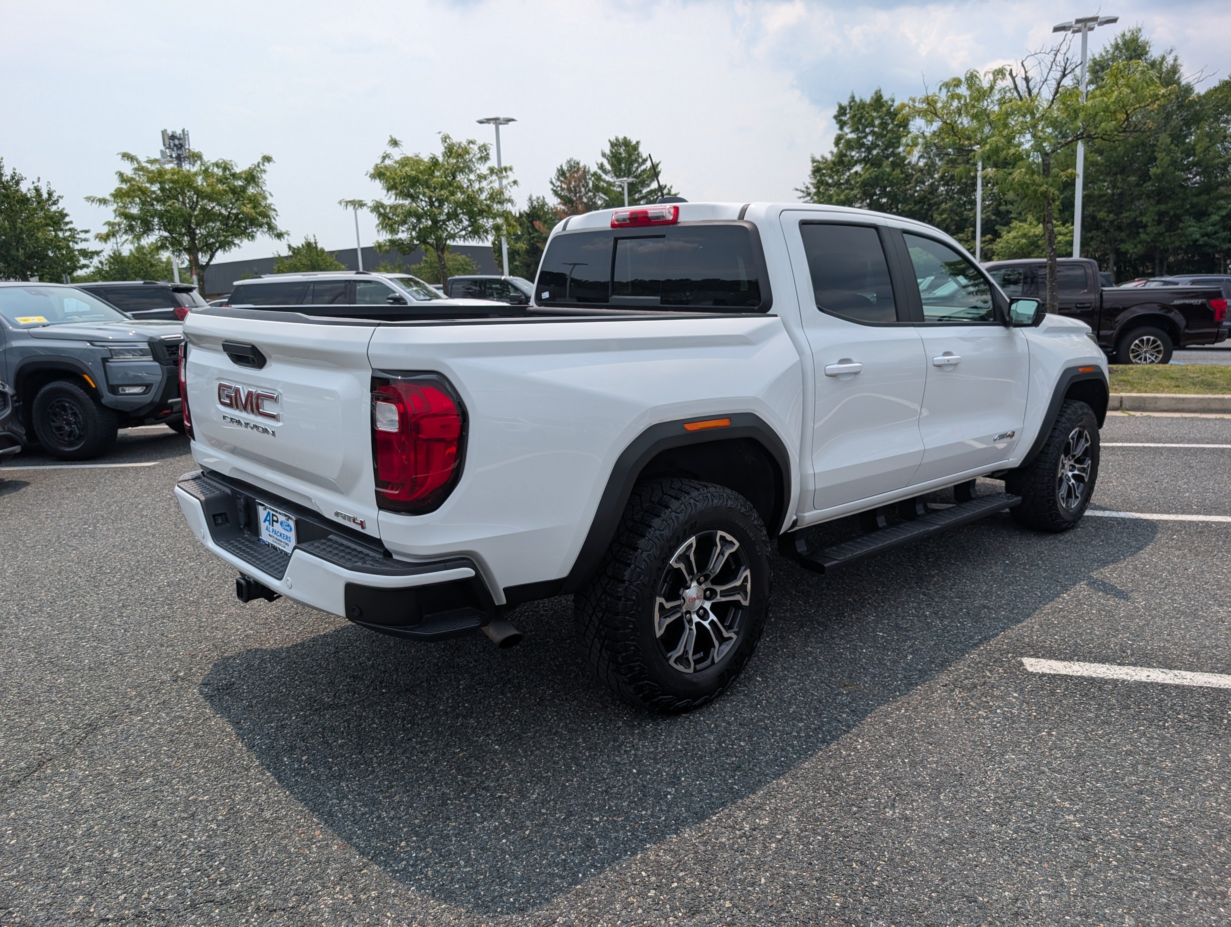 Used 2023 GMC Canyon AT4 w/ AT4 Premium Package AWD/4WD image 3