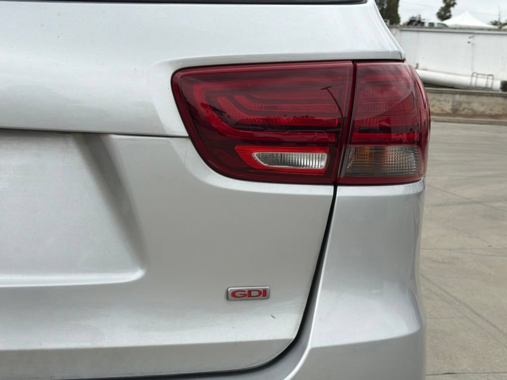Used 2020 Kia Sorento LX FWD image 15