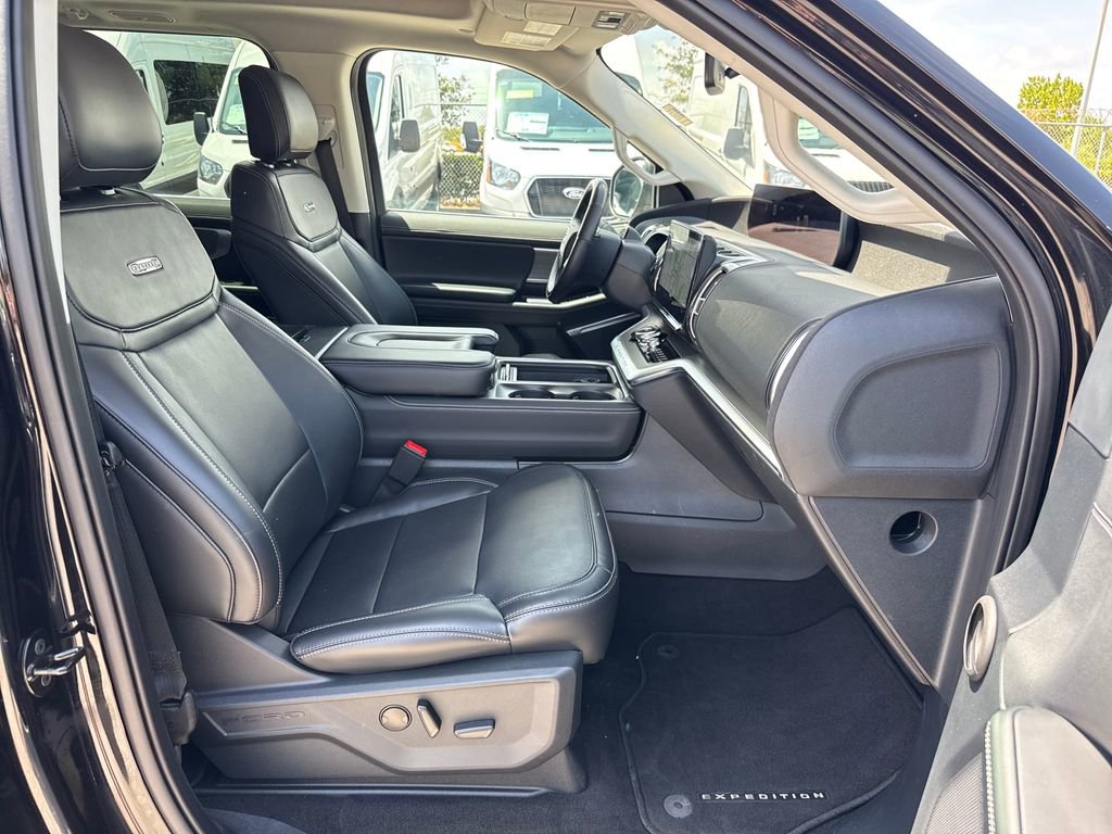 Certified 2025 Ford Expedition Max Platinum AWD/4WD image 32