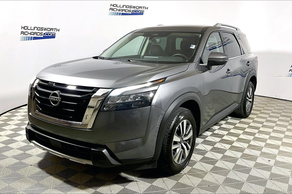 Used 2025 Nissan Pathfinder SL