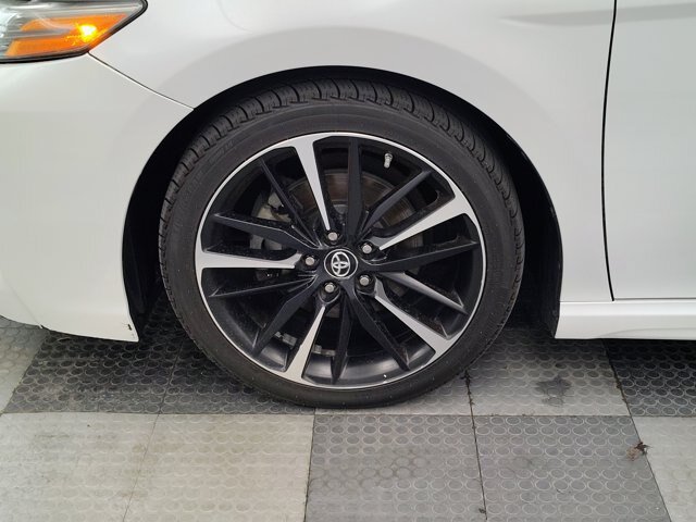 Used 2018 Toyota Camry XSE FWD image 12