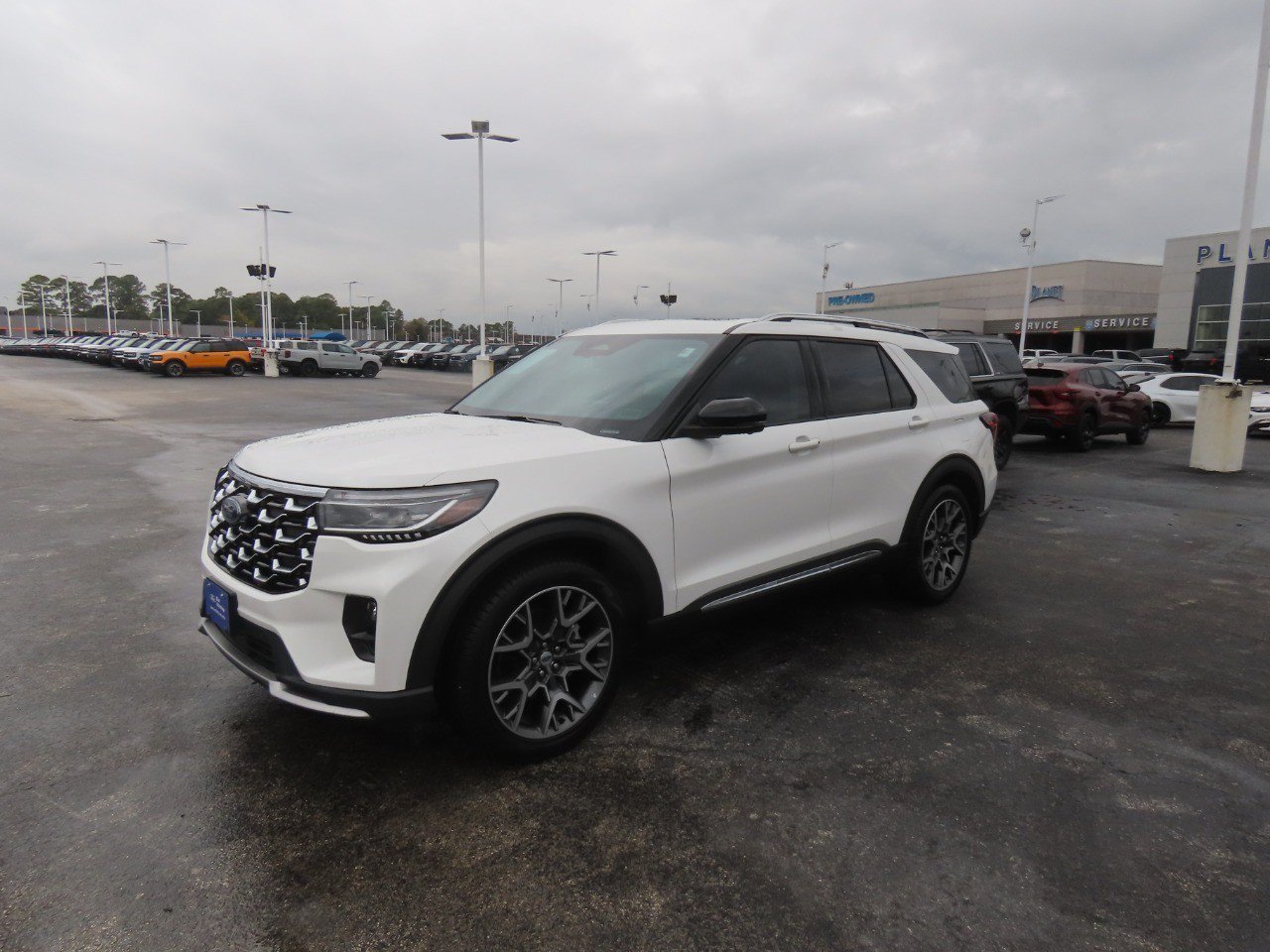 Certified 2025 Ford Explorer Platinum w/ Ultimate Package RWD image 2
