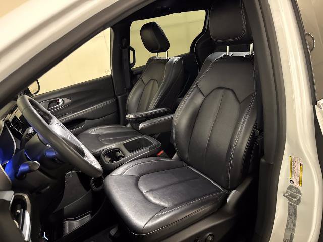Used 2025 Chrysler Pacifica Select FWD image 17