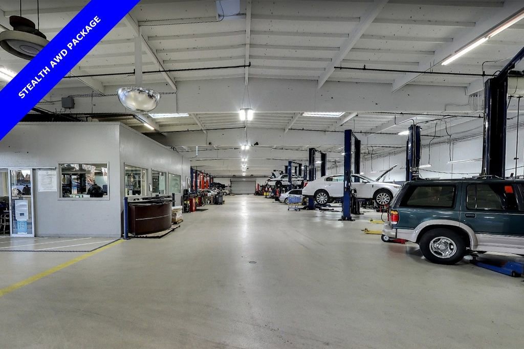 Certified 2022 Ford Escape SEL w/ SEL Stealth AWD Package image 35