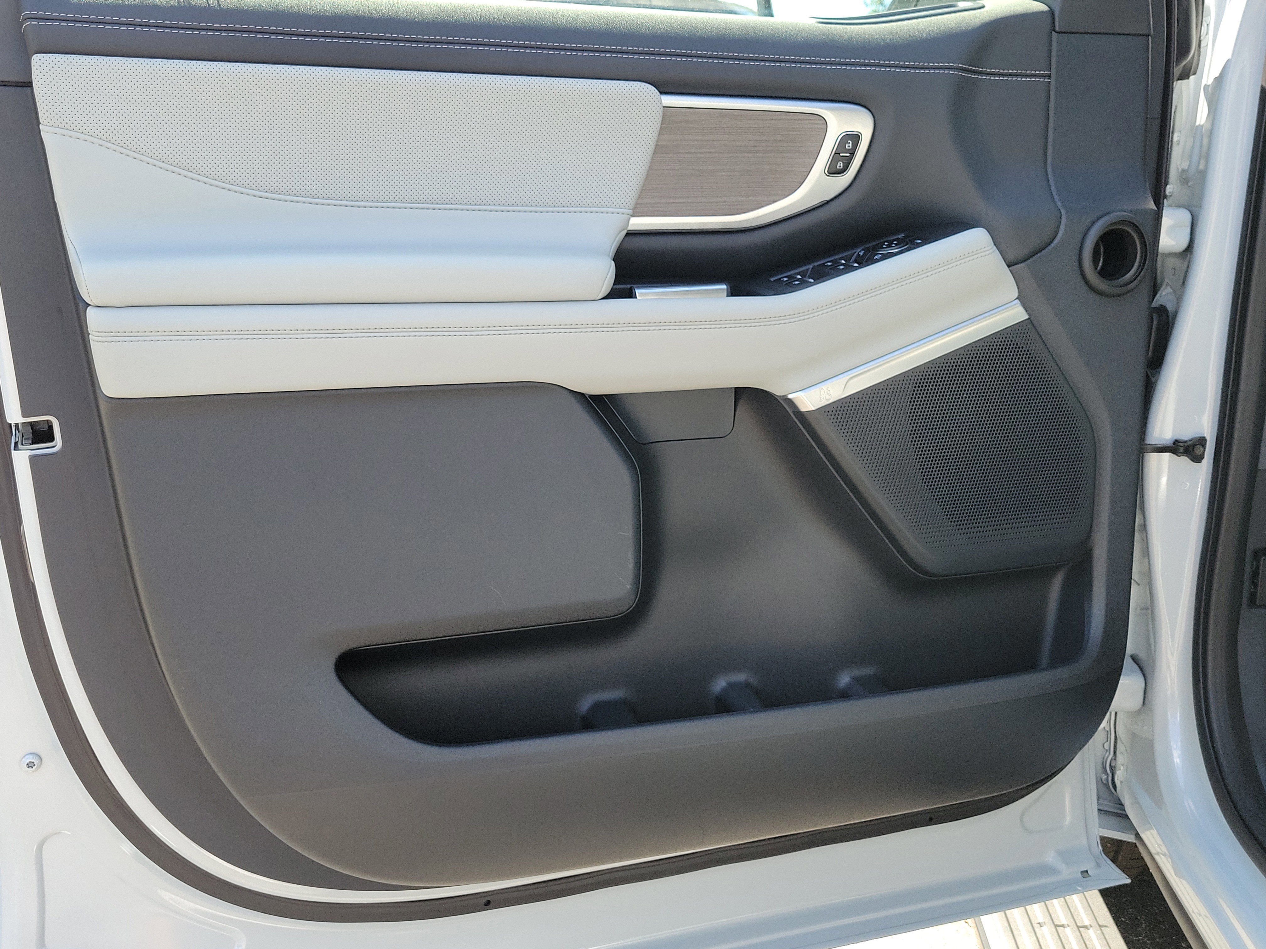 Certified 2025 Ford Expedition Platinum w/ Platinum Ultimate Package image 20