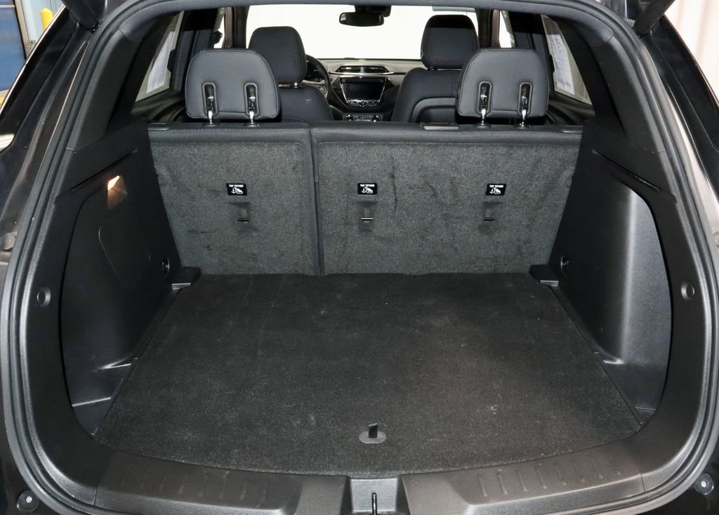 Used 2022 Chevrolet TrailBlazer RS w/ Sun and Liftgate Package AWD/4WD image 17