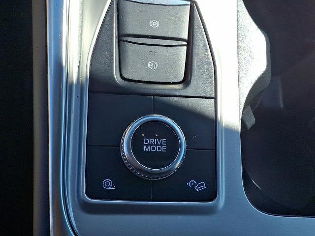 Certified 2022 Ford Explorer XLT w/ Equipment Group 202A image 30